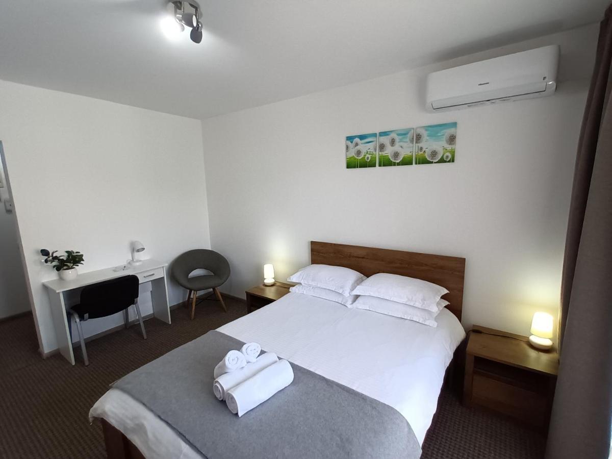 Revolution Apartment Baia Mare Exterior foto