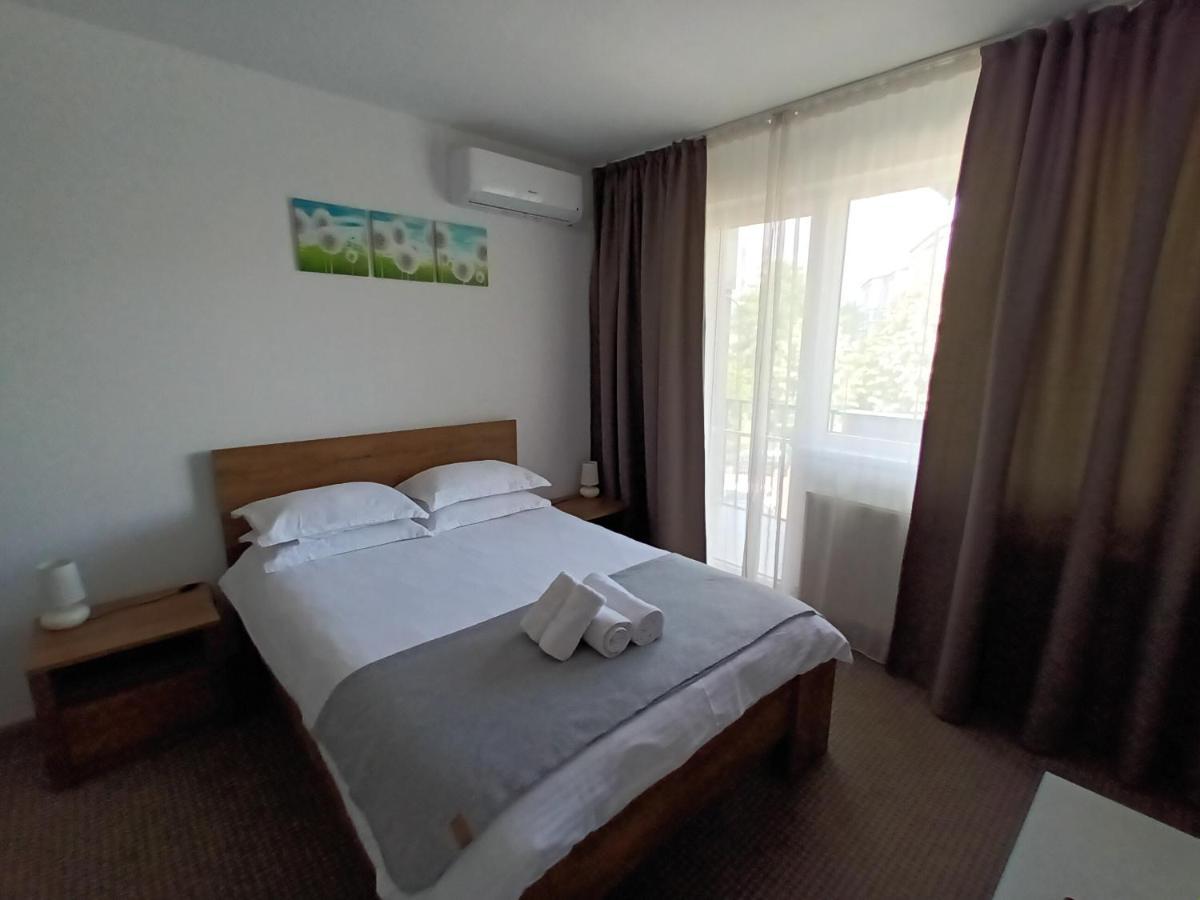 Revolution Apartment Baia Mare Exterior foto