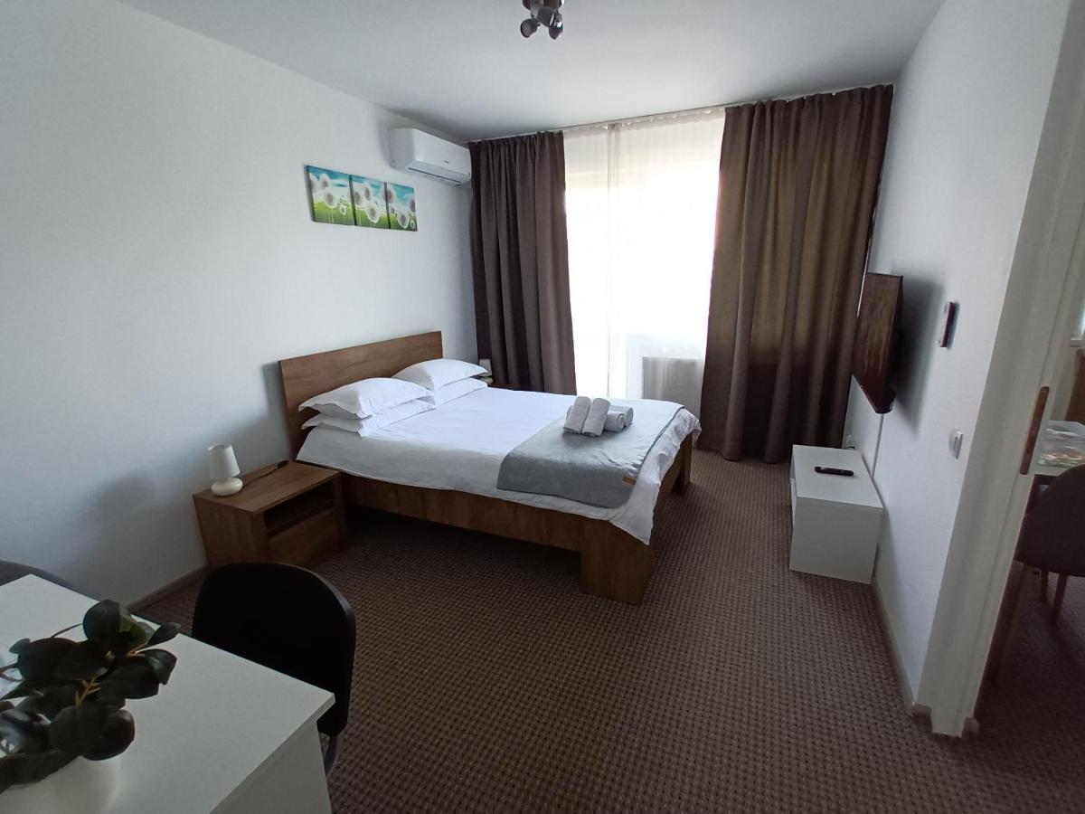 Revolution Apartment Baia Mare Exterior foto