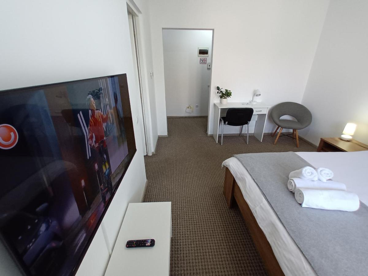 Revolution Apartment Baia Mare Exterior foto